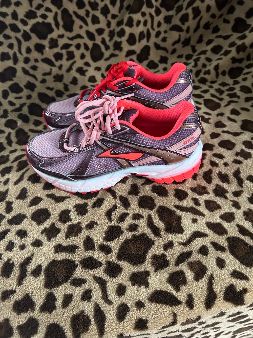 Brooks Women’s Athletic Shoes in Pink and Red Accent - Picture 8 of 9